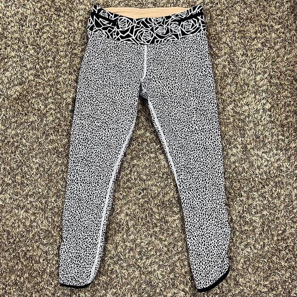 Lululemon Real Quick Tight 7/8 Leggings Miss Mosaic White/ Posey Black size 8 - Picture 2 of 6